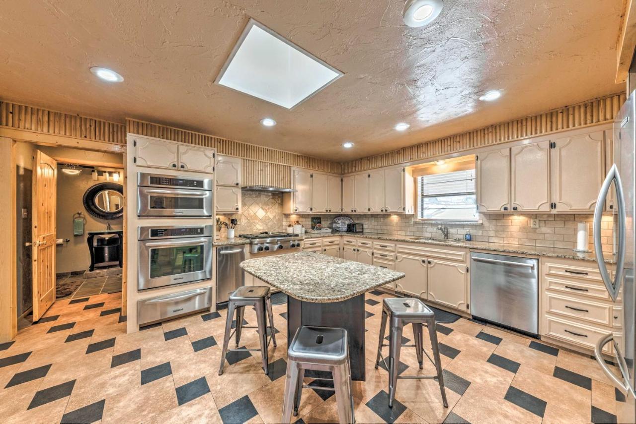 Spacious Ruidoso Home With Hot Tub And Fireplaces Exterior foto